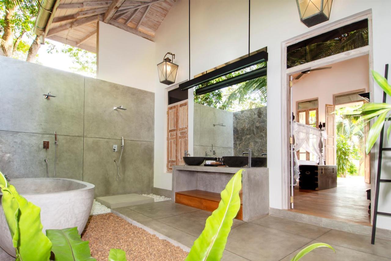 Haritha Villas & Spa ฮิกคาดูวา ภายนอก รูปภาพ